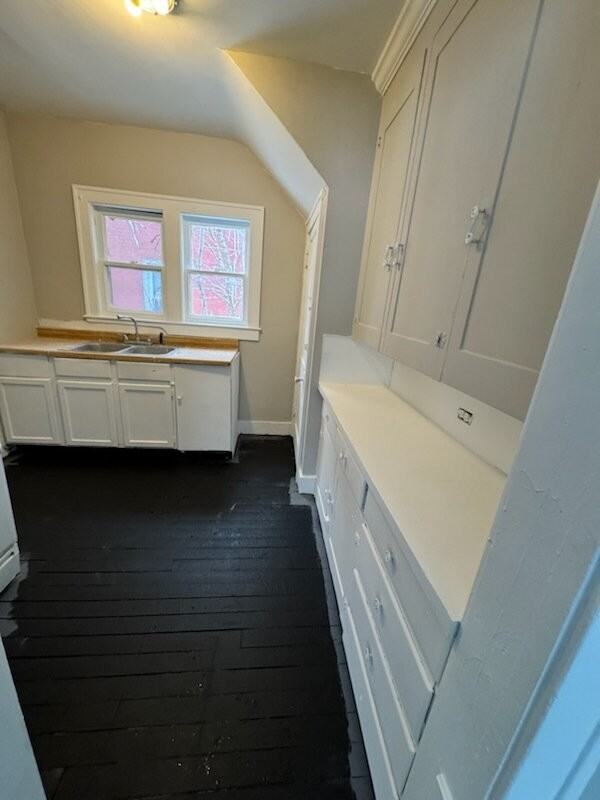 702 Avon St - Photo 4 of 9