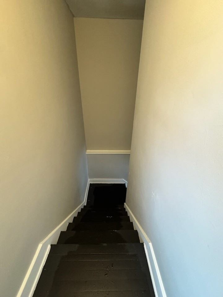 702 Avon St - Photo 5 of 9