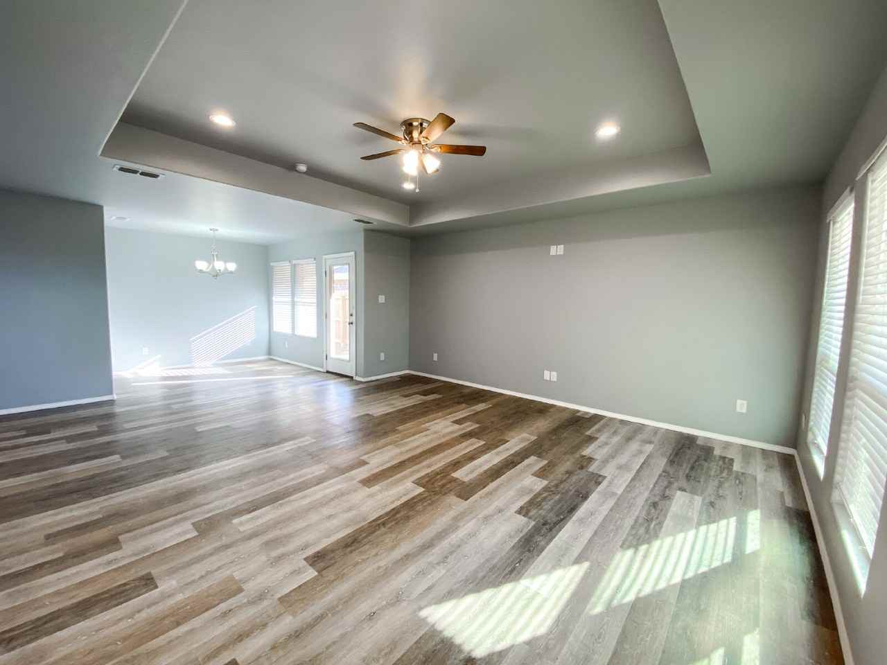 8524 11th St - Photo 4 of 25