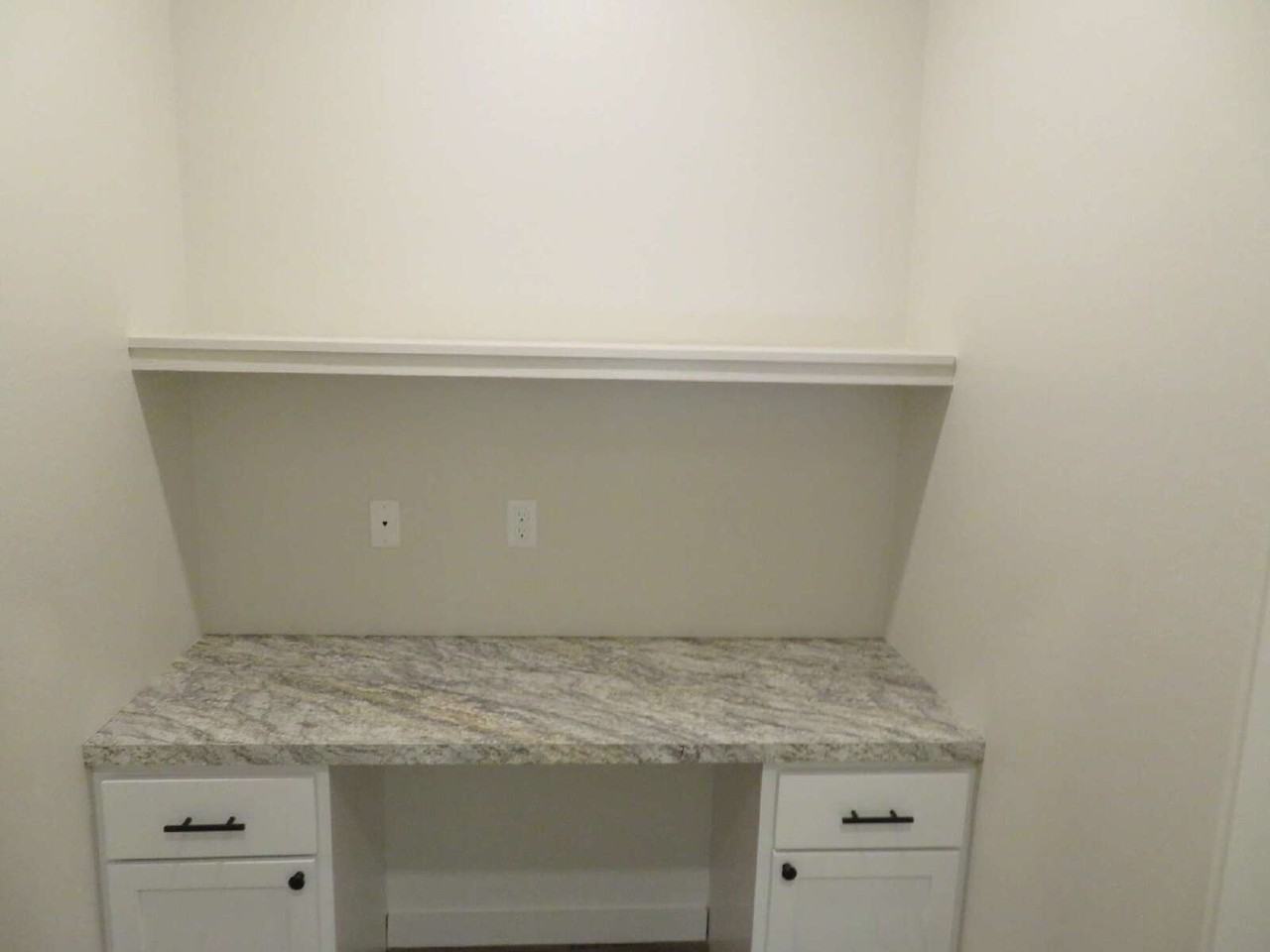 2115 9th St - Photo 5 of 16