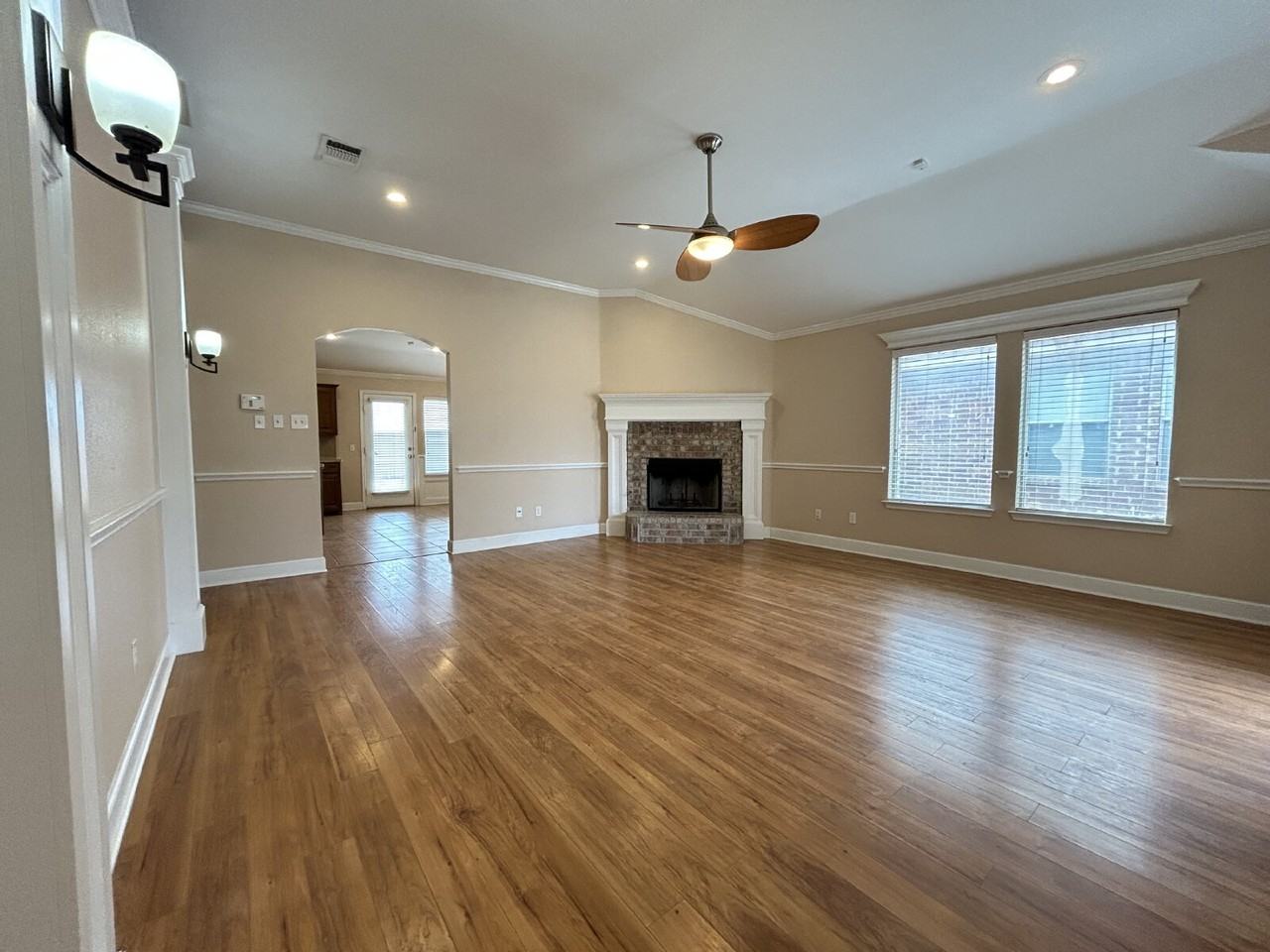 5217 Harvard St - Photo 3 of 15