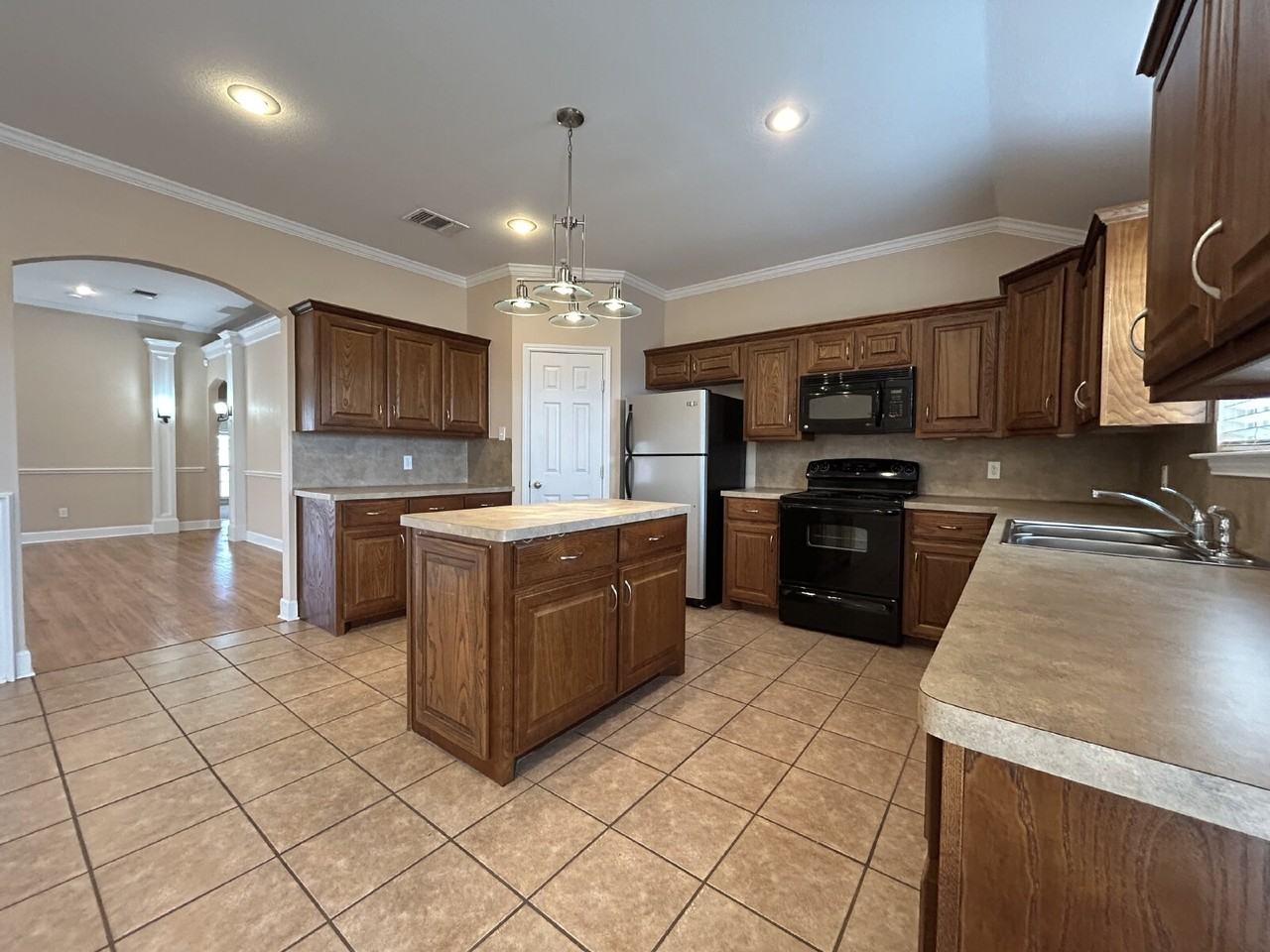 5217 Harvard St - Photo 5 of 15