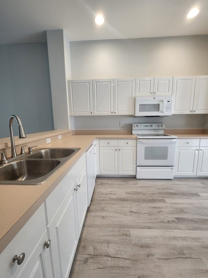 965 Tarpon Cove Dr #202 - Photo 5 of 23