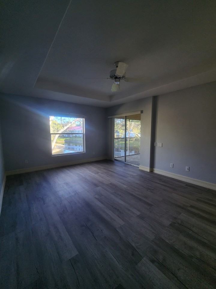 965 Tarpon Cove Dr #202 - Photo 3 of 23