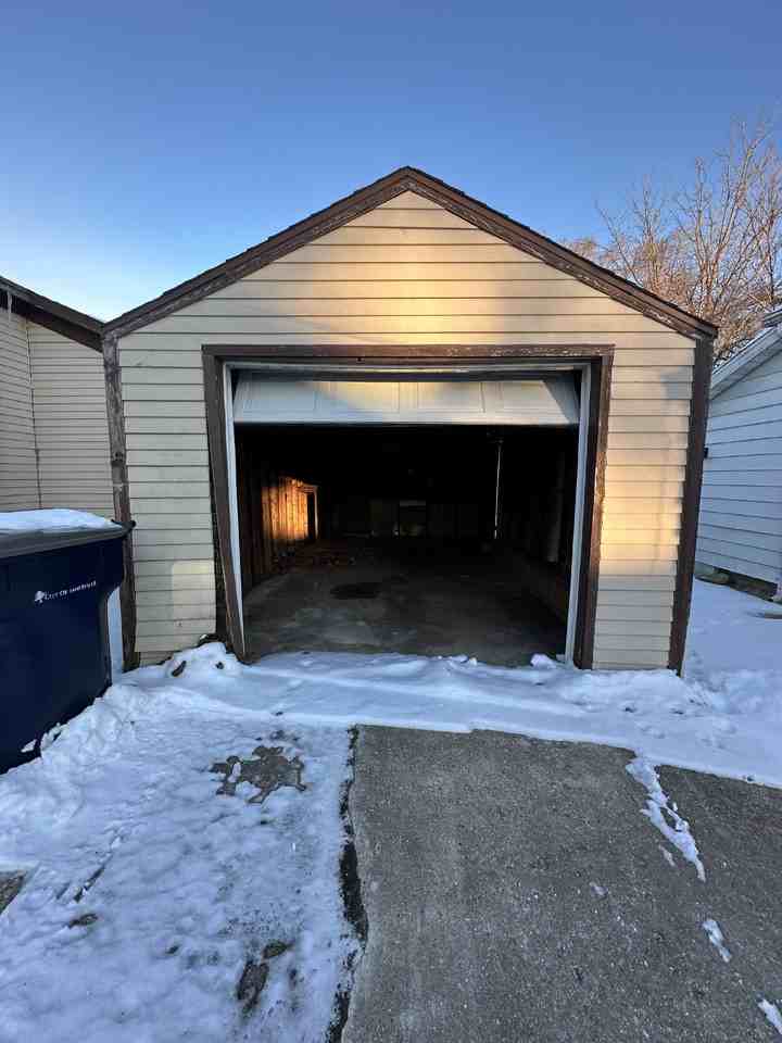 124 N Washington St - Photo 2 of 14