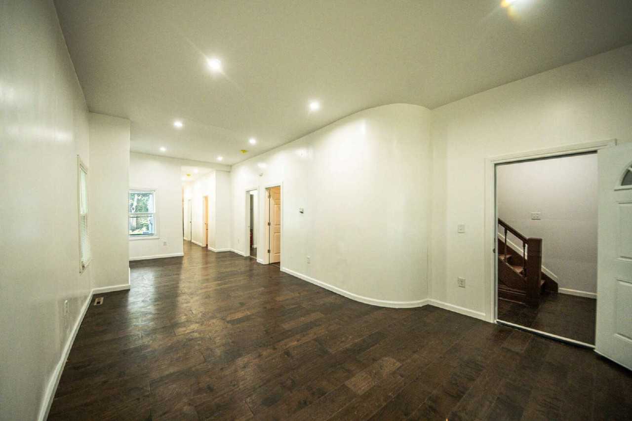 392 Fargo Ave #1LOWER - Photo 2 of 12