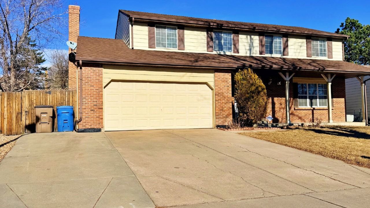 17125 E Pacific Pl - Photo 2 of 38