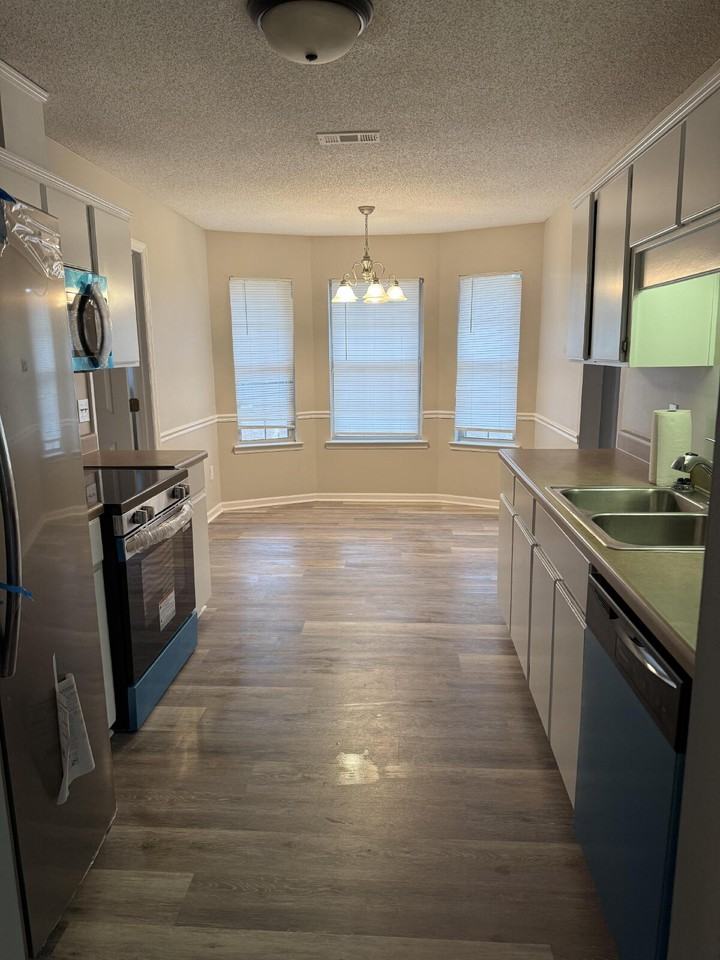 111 Burnt Pines Rd Ne - Photo 2 of 14