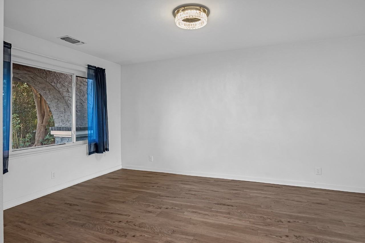 514 Daniels St - Photo 5 of 35