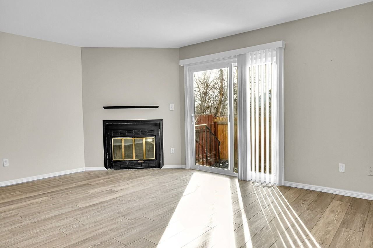 2321 Lexington Village Ln - Photo 7 of 39