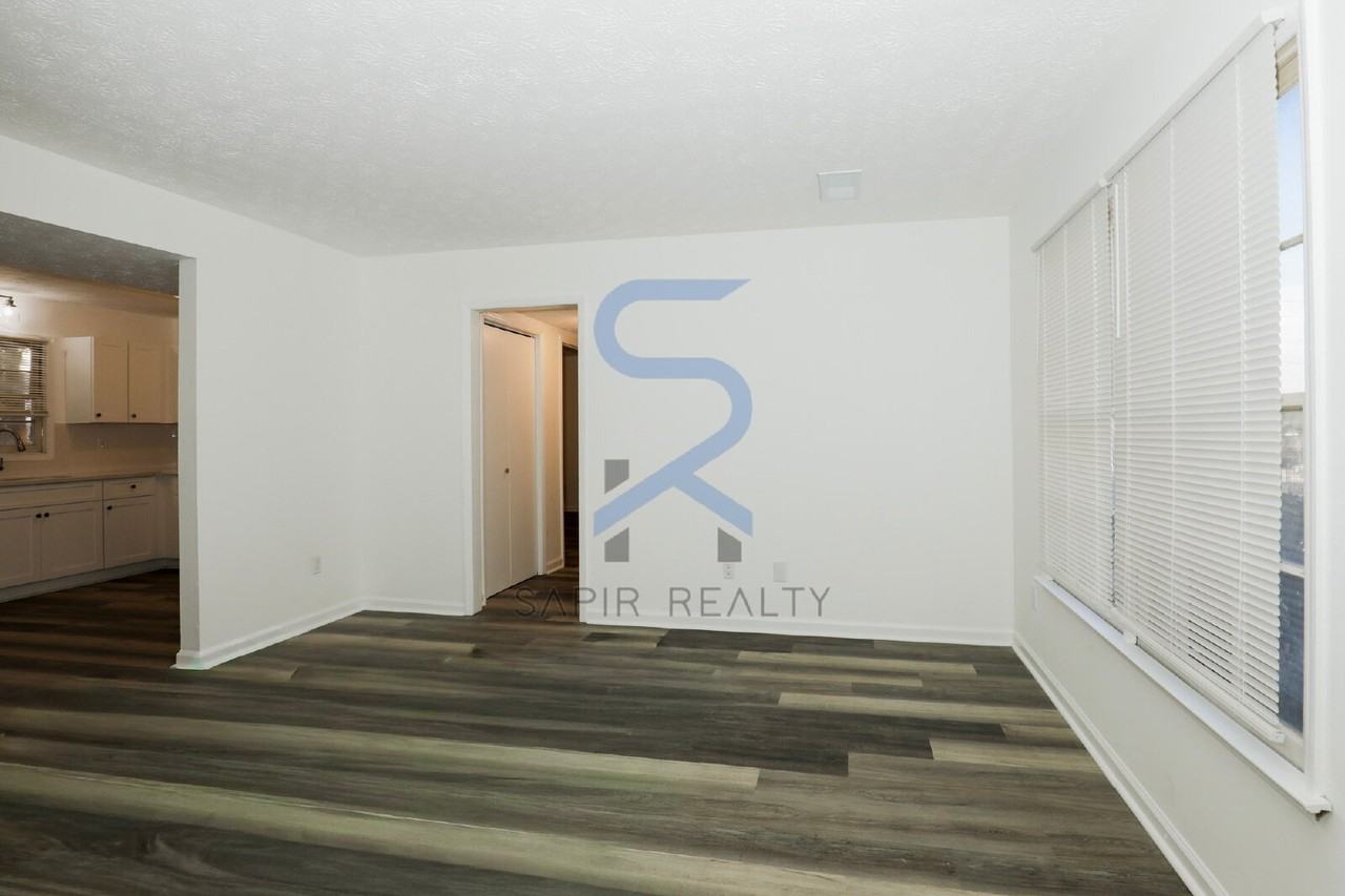 6682 Chupp Rd Apt B - Photo 4 of 14