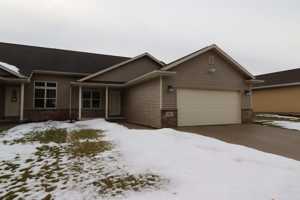 featured image of 703 Creekview Ln