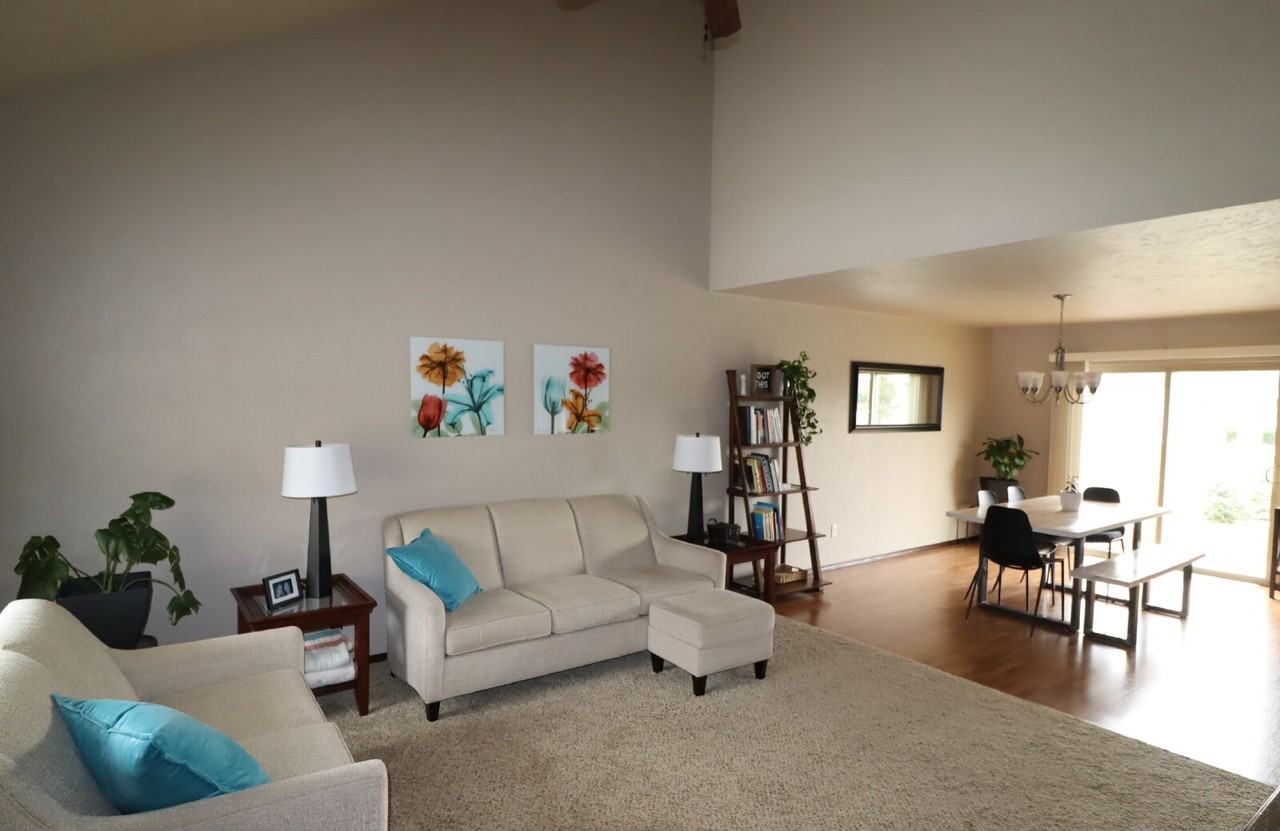 703 Creekview Ln - Photo 3 of 30