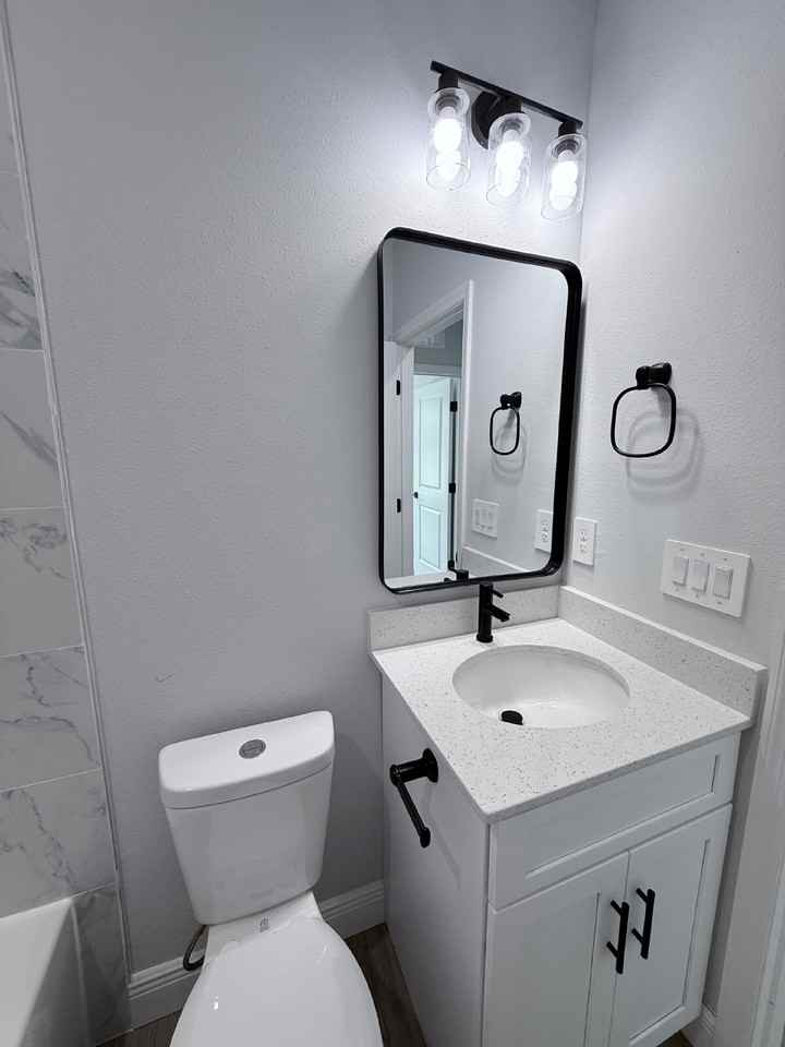 6940 Dickinson Dr - Photo 6 of 19