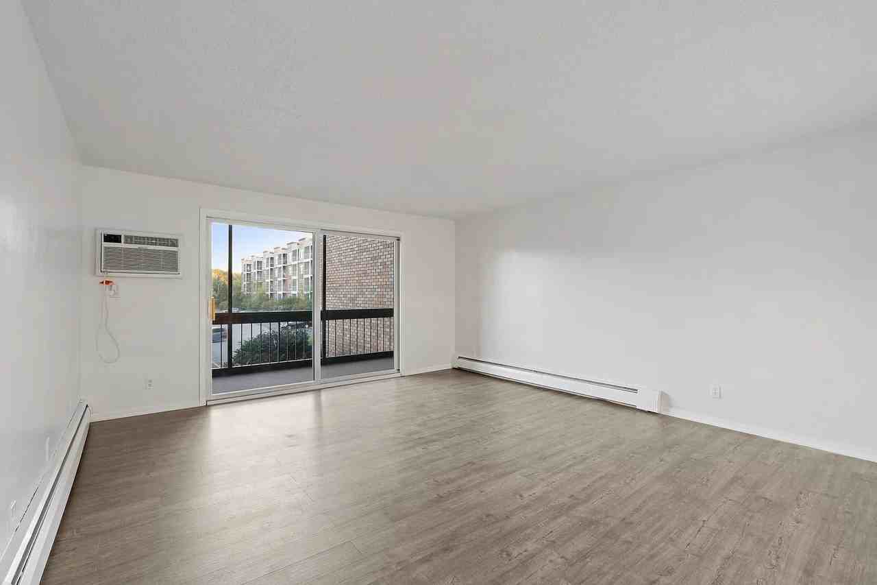 3200 Virginia Ave S Apt 209 - Photo 3 of 6