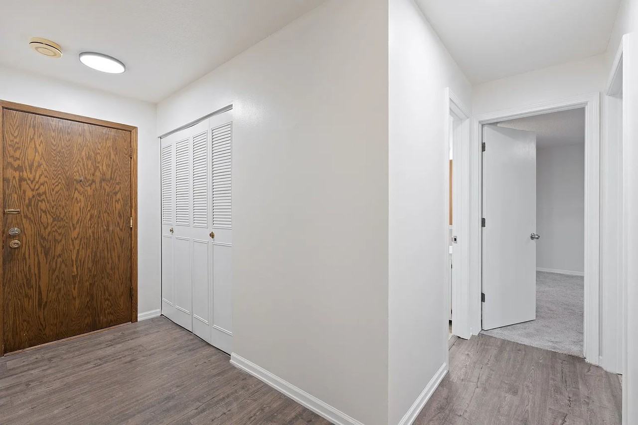 3200 Virginia Ave S Apt 209 - Photo 5 of 6