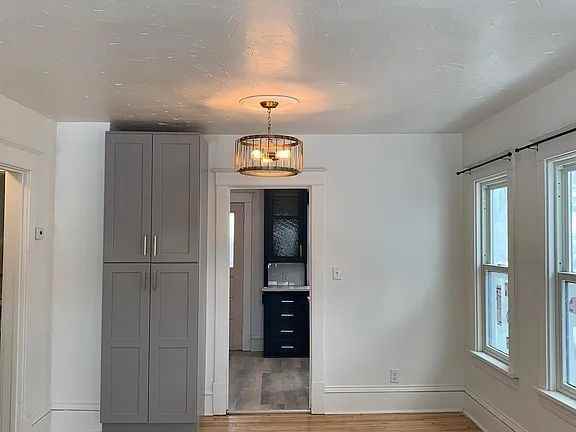 878 18th Ave Se - Photo 4 of 21