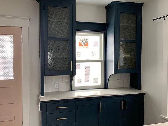 878 18th Ave Se - Photo 7 of 21