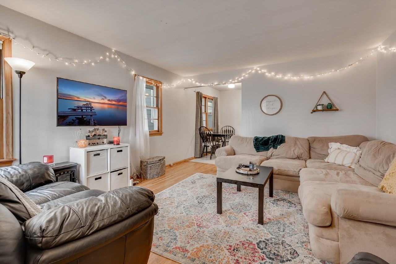 1030 22nd Ave Se - Photo 4 of 21