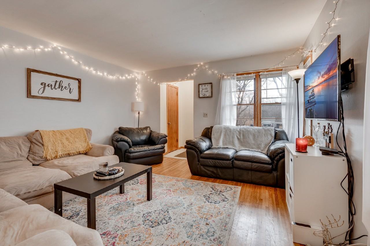 1030 22nd Ave Se - Photo 5 of 21