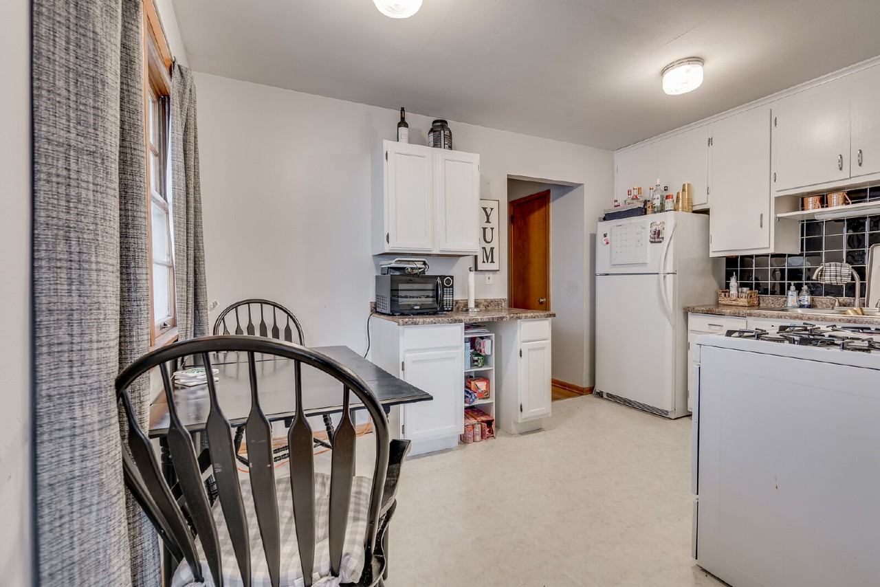 1030 22nd Ave Se - Photo 6 of 21