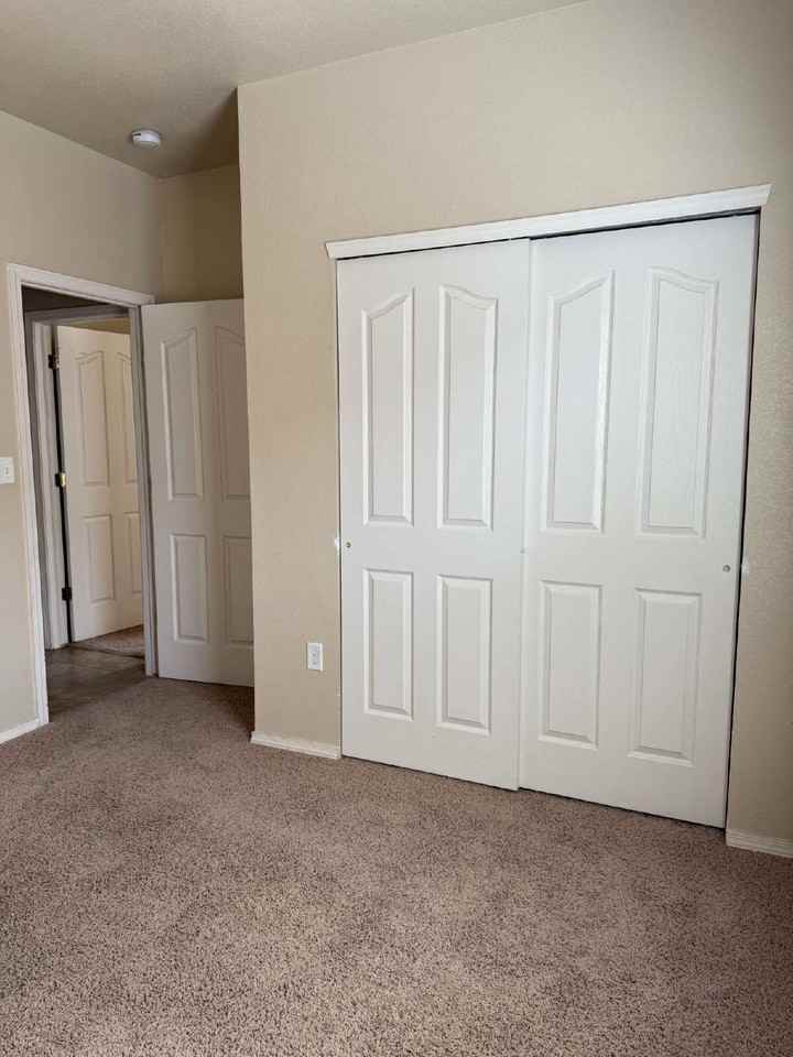 10429 Silvercloud Dr - Photo 7 of 33