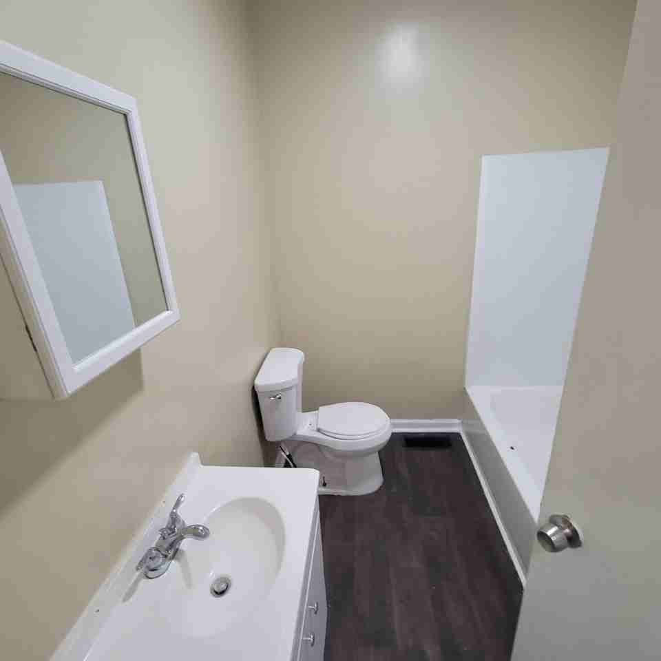 222 N Pershing Ave - Photo 7 of 8