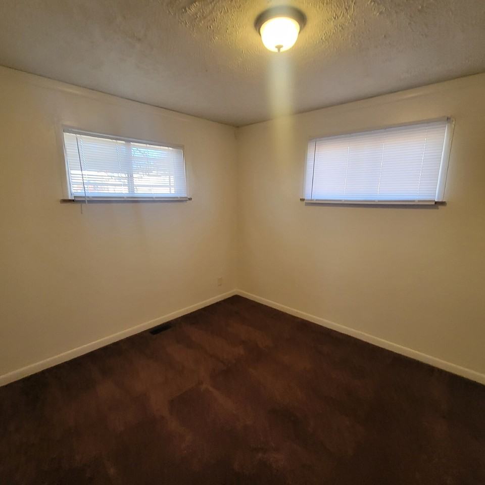 4008 N Arlington Ave - Photo 3 of 7