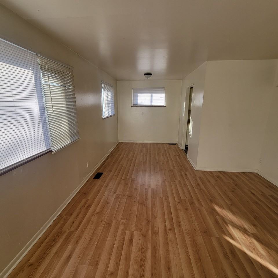 4008 N Arlington Ave - Photo 6 of 7