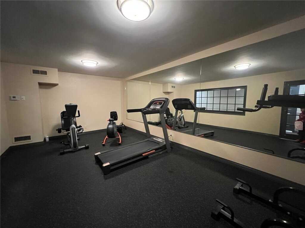 2444 E Del Mar Blvd - Photo 7 of 16