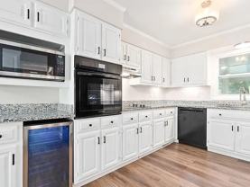 1409 Robert Ln - Photo 1 of 1