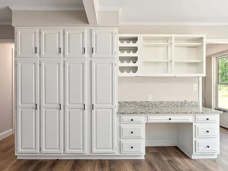 1409 Robert Ln - Photo 5 of 50