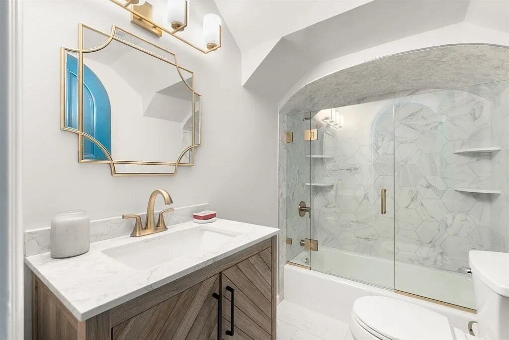 457 Beacon St - Photo 7 of 13