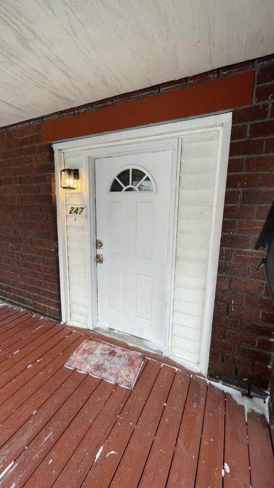 247 Cedar Ave #1 - Photo 4 of 44