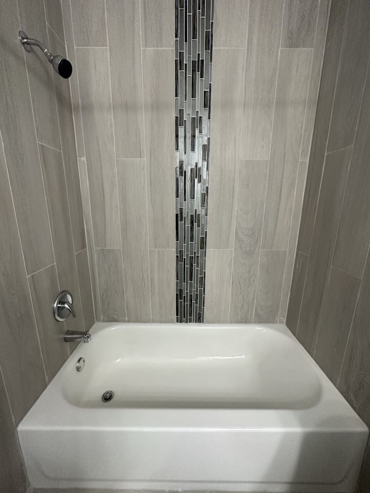 2460 Nwst #1701 - Photo 7 of 43