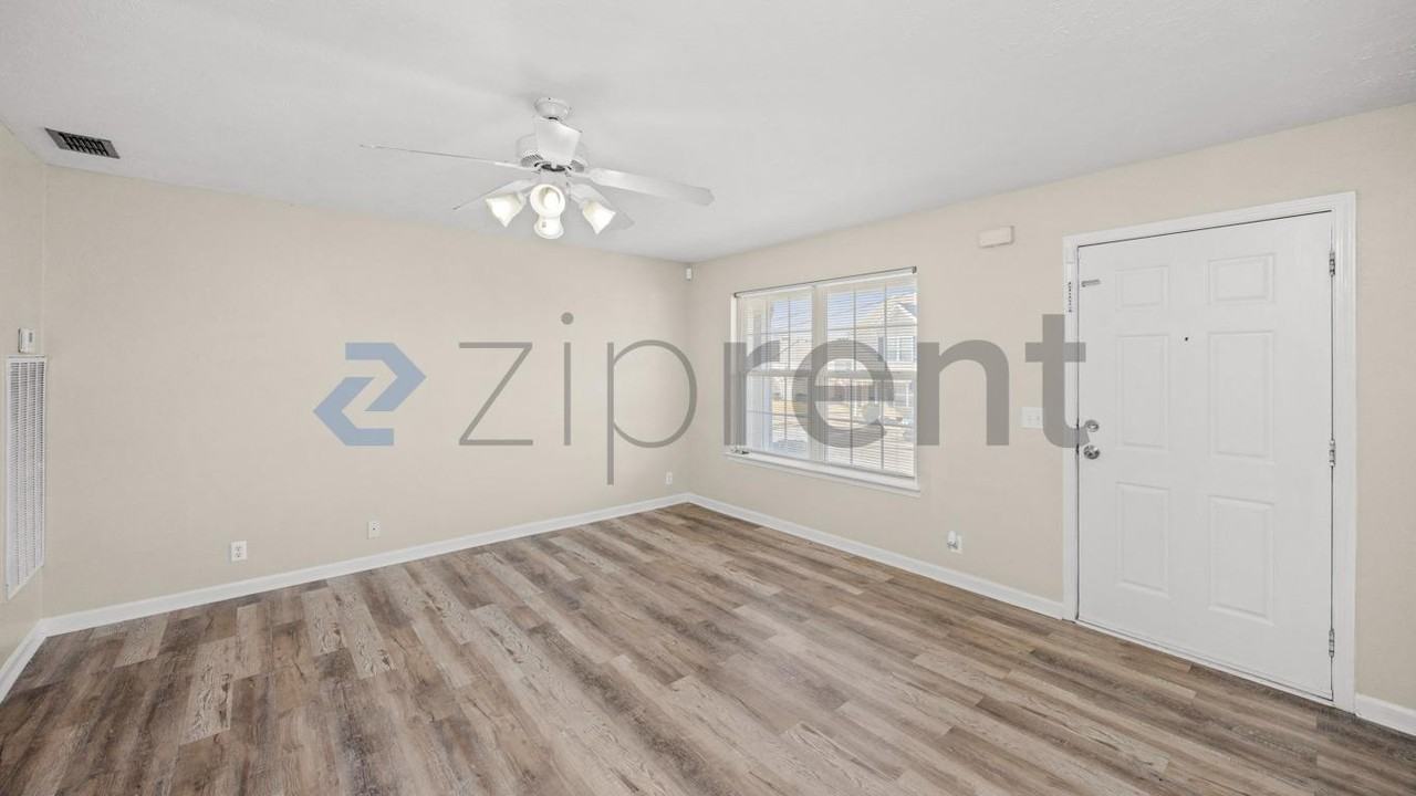 4016 Cody Dr #1 - Photo 4 of 35