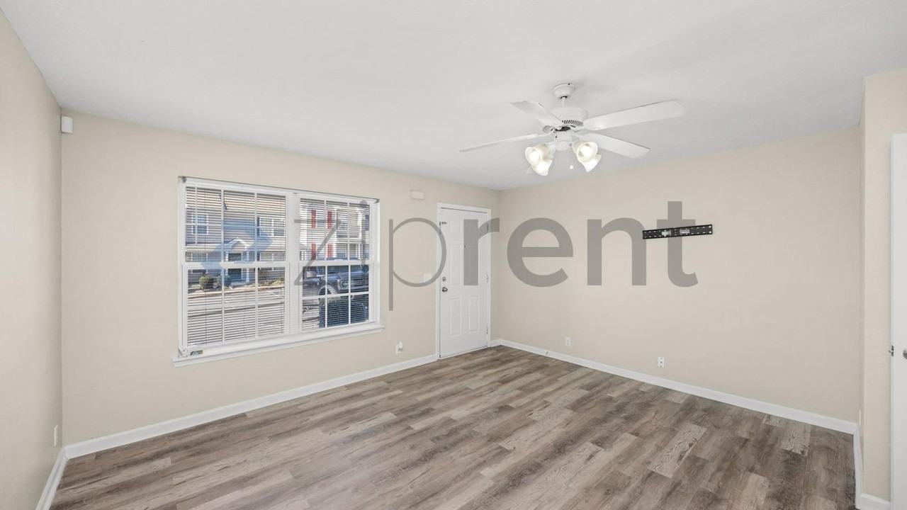 4016 Cody Dr #1 - Photo 5 of 35