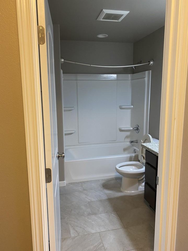 8545 W Lynnette Dr #4 - Photo 2 of 11