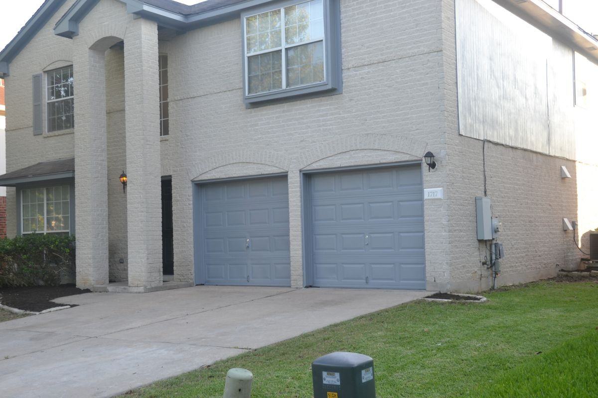 1717 Jerusalem Dr - Photo 3 of 30