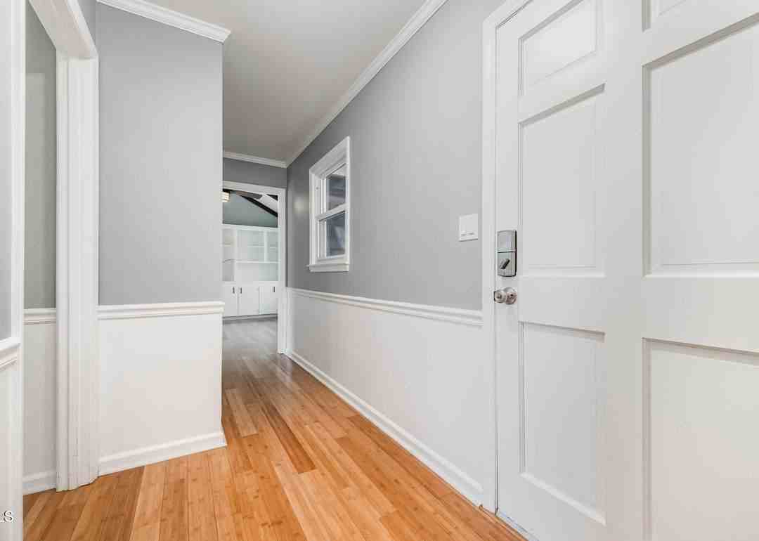 709 Brent Rd - Photo 4 of 20