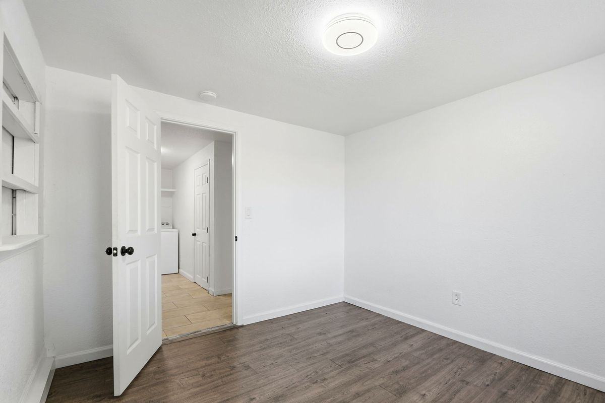 10311 Ryan St - Photo 4 of 30