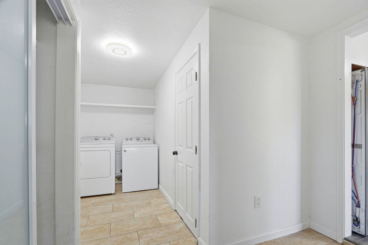 10311 Ryan St - Photo 5 of 30