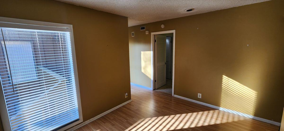 223 Crown Oaks Way - Photo 4 of 13