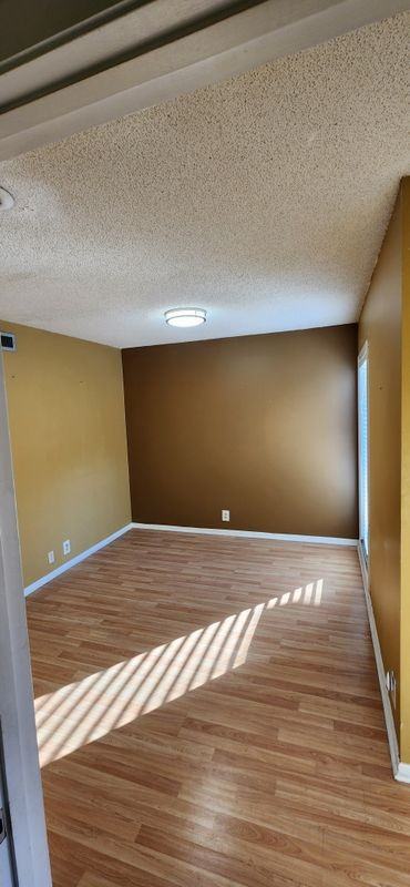 223 Crown Oaks Way - Photo 5 of 13