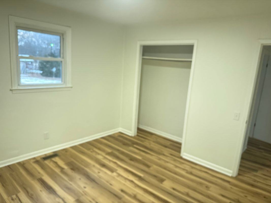 261 Oak Cir - Photo 6 of 9