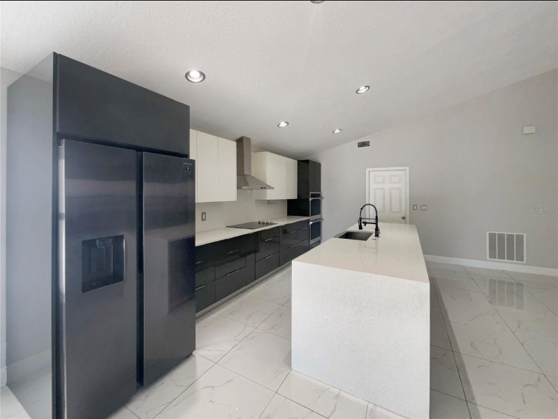 1009 Brayton Ln - Photo 3 of 10