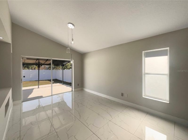 1009 Brayton Ln - Photo 5 of 10