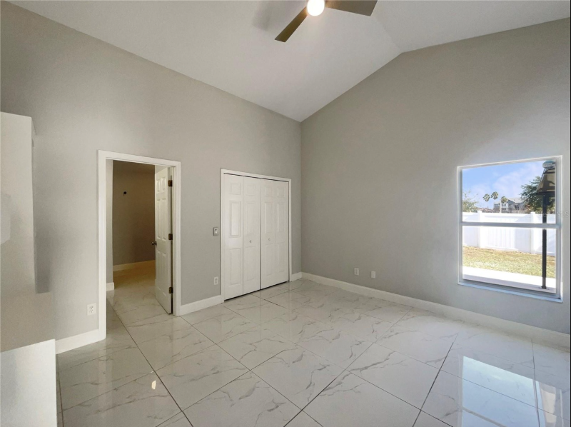 613 Se 6th Ter - Photo 2 of 10