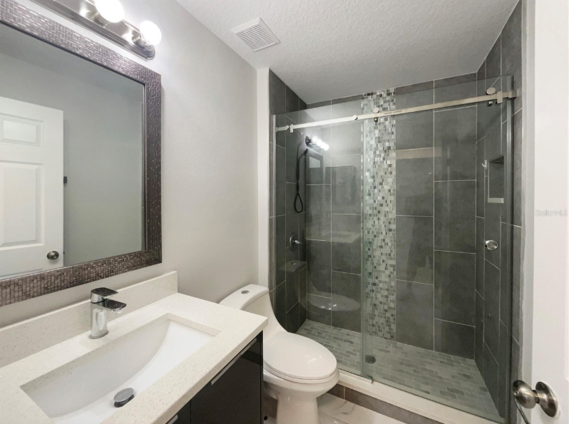 613 Se 6th Ter - Photo 3 of 10