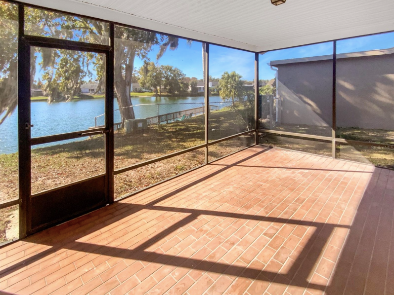 7864 Cayuga Dr - Photo 3 of 11